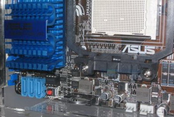 ASUS M4A88T- I Deluxe